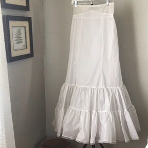 🌸David’s Bridal  slip  A- line undergarment